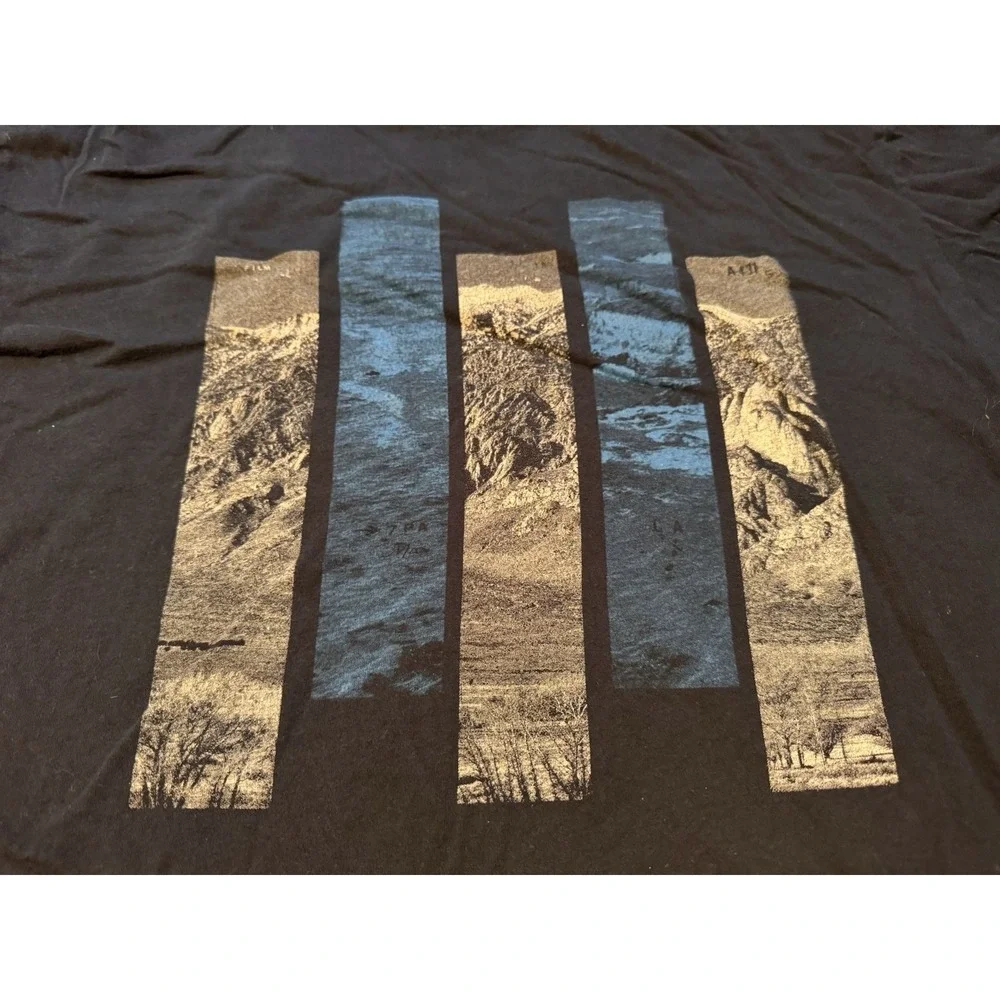 Banana Republic Mens Navy Blue‎ Mountain Graphic T-Shirt L Cotton Short Sleeve